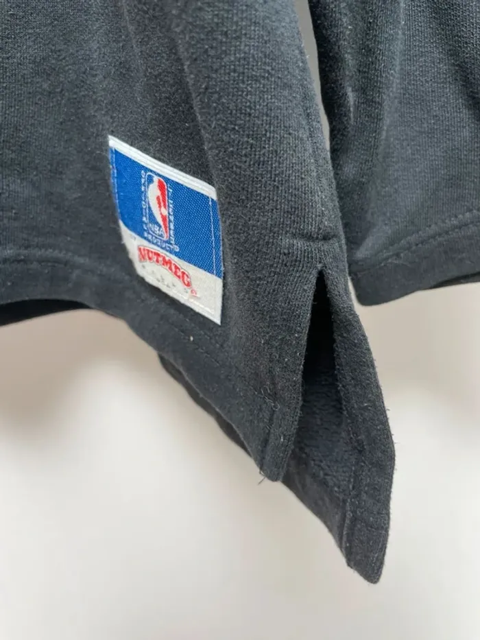 NBA Basketball Vintage Nutmeg Chicago Bulls Black Sweater Mens M Made in Portugal 🇵🇹 - photo numéro 11