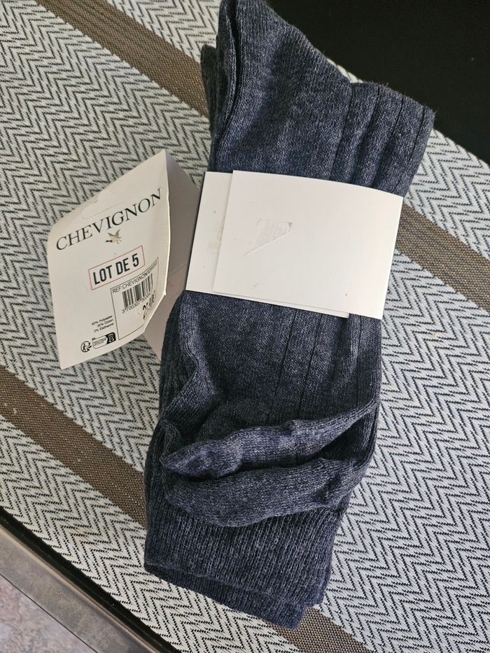 Lot de  chaussettes  neuve marque chevignon  taille 43.45 - photo numéro 2