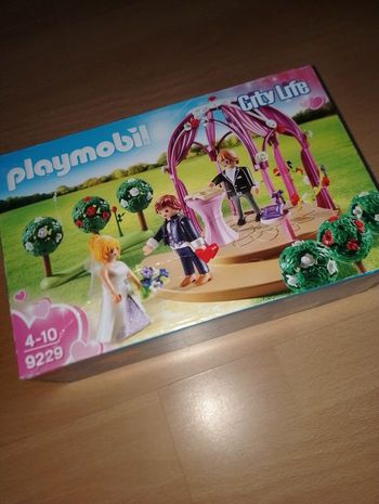 Arche de cérémonie de mariage 
Playmobil 9229 neuf
City life