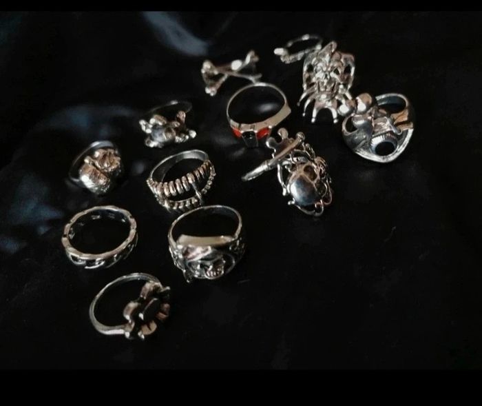 A21 lot de 12 bagues gothic rétro vintage chromé argenté tendance diverses taille.neuves - photo numéro 2