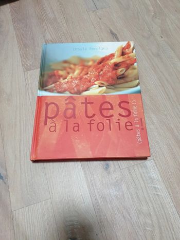 Livre " pâtes à la folie!"