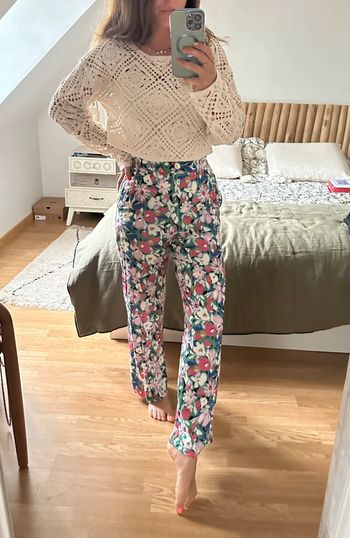 Pantalon fleuri rue des abbesses 🌸