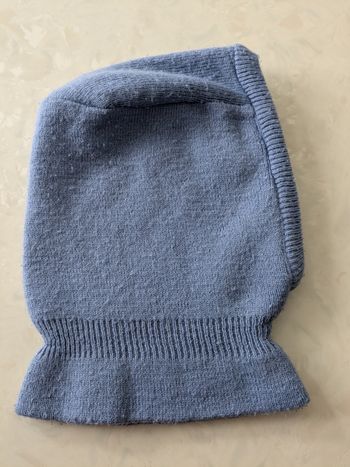 Bonnet cagoule bleue pour  enfant. Taille 3/5 ans