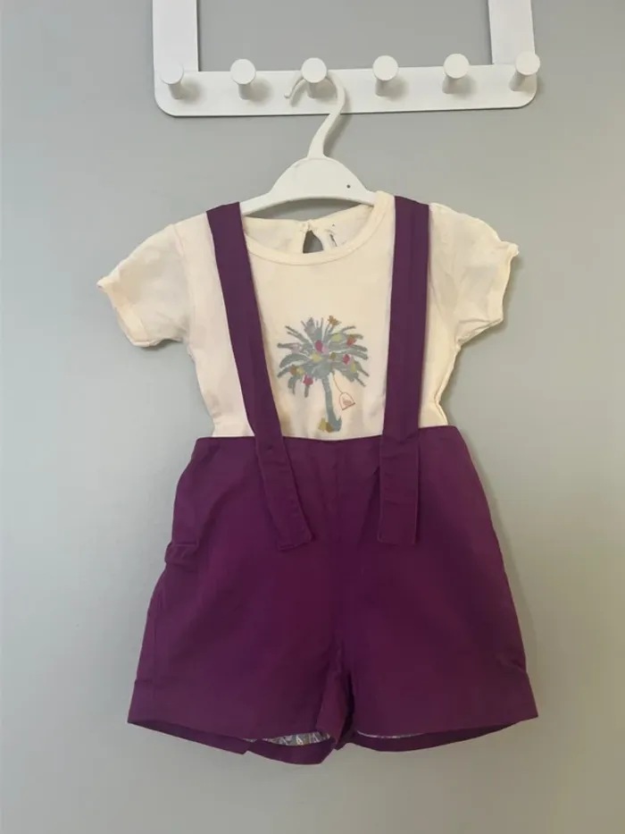 Ensemble salopette short et tee shirt manches courtes taille 3 ans