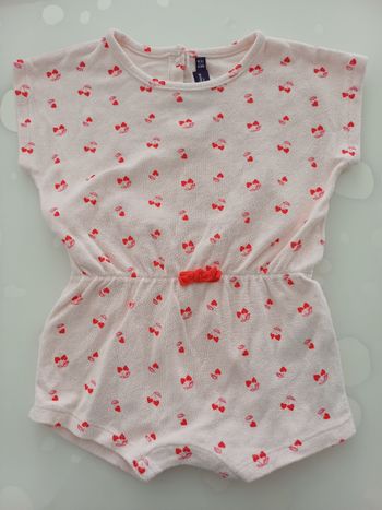 Combishort neuf taille 9 mois