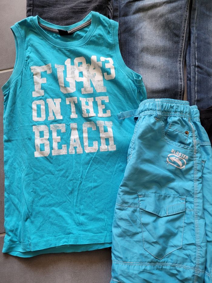 Lot de vêtements 14 ans très bon état 5 jeans + 2 débardeurs + 2 shorts de bain - photo numéro 2