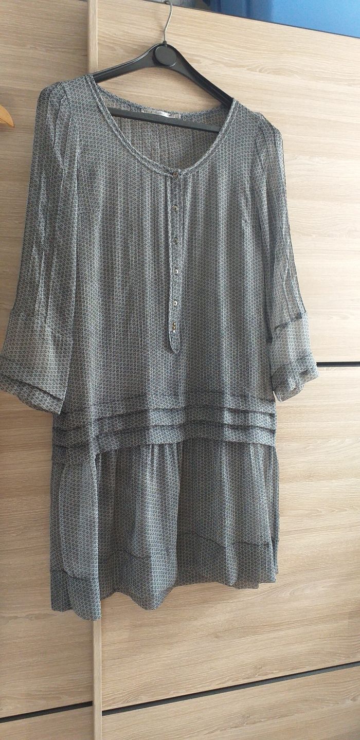 Robe à motifs transparente