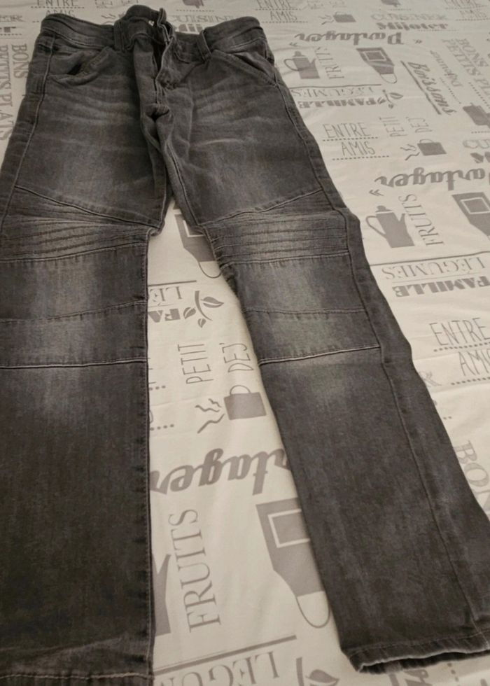 Vend 2 jean, 2 pantalon et 2 joggings garçon 10ans - photo numéro 5