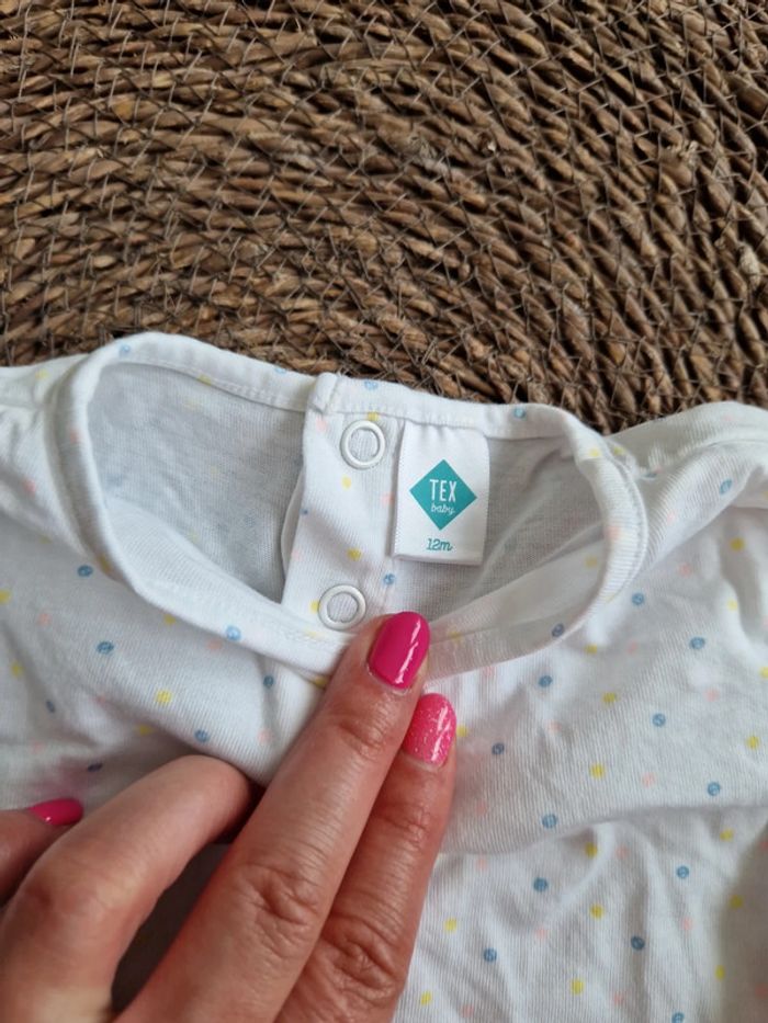 Jolie tee-shirt manches longues taille 12 mois - photo numéro 3