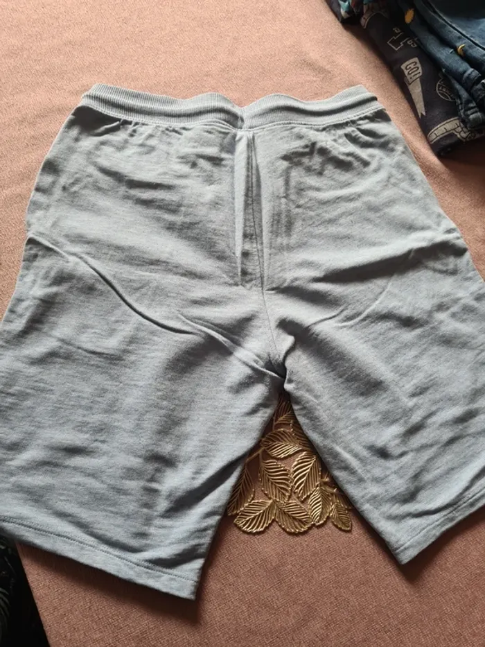 Lot de 2 short 14 ans DPAM 🦕🦖 - photo numéro 6