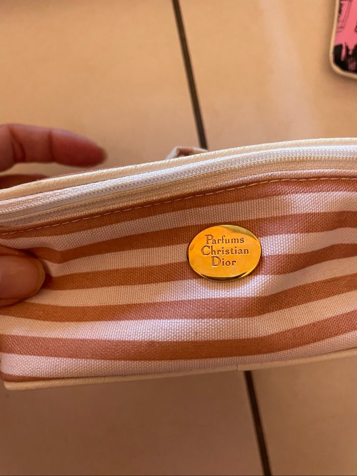 Lot trousse maquillage et toilette - photo numéro 7