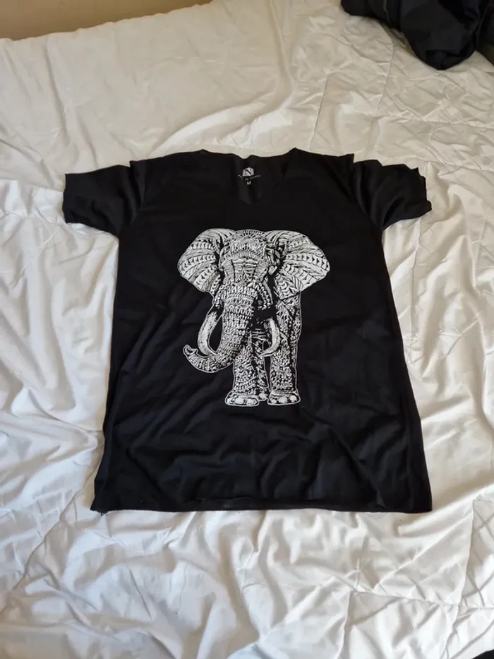 T-shirt noir manches courtes