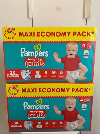 188 couches Pampers pants taille 4
