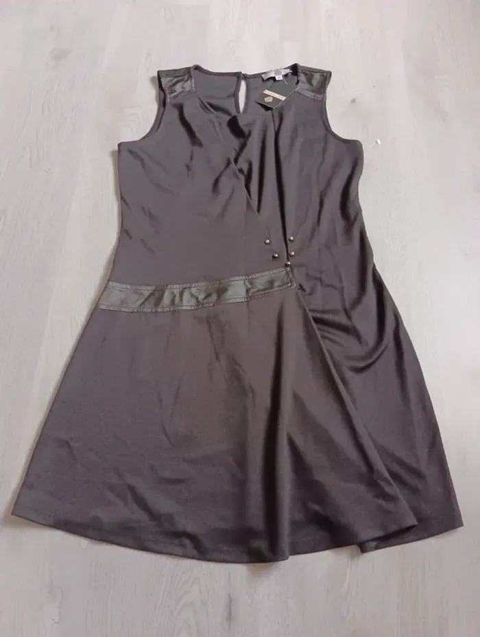 Robe noire Woman.code T 40 neuve - photo numéro 2