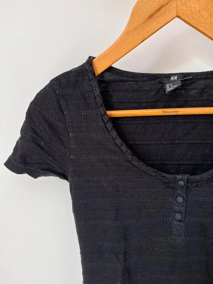 T-shirt noir mignion H&M - photo numéro 2