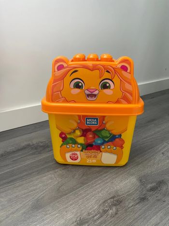 Boîte Lion Mega Bloks avec 34 bloks