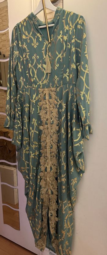 Vendre robe très chic