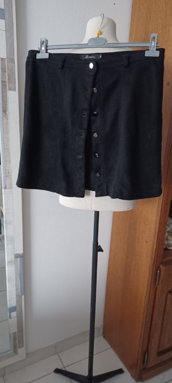 Très jolie jupe courte femme T XL - photo numéro 2