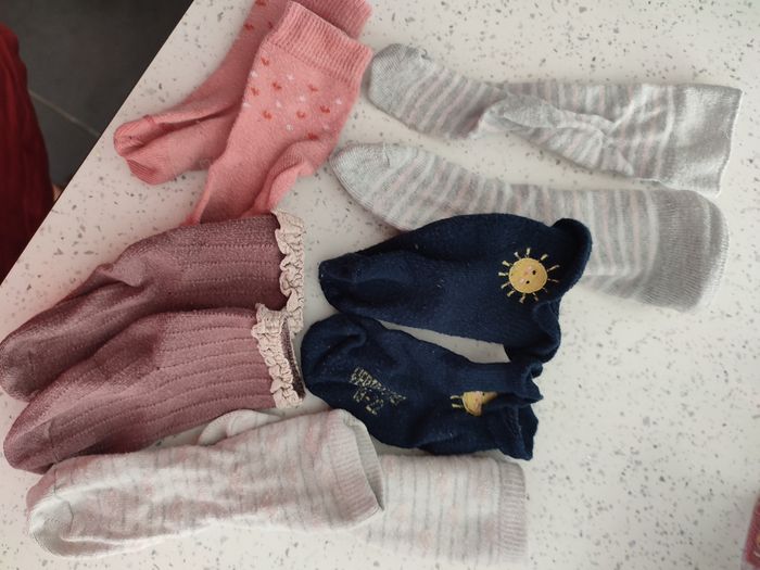 Lot de 7 culottes 2-3  ans et de 5 paires de chaussettes taille 22 - photo numéro 3