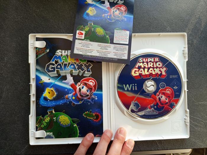 Nintendo - Wii - Super Mario galaxy - photo numéro 4