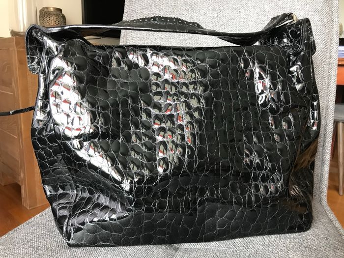 Très joli sac cuir vernis noir façon crocodile - photo numéro 3