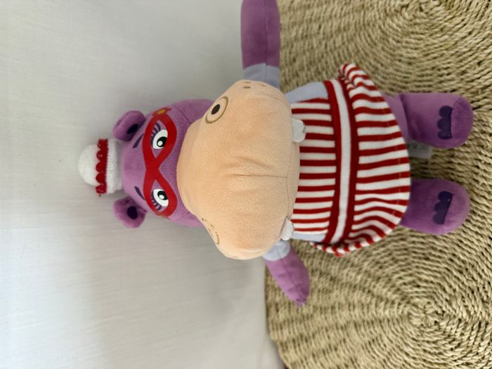 Peluche Hallie l'hippopotame NICOTOY Disney Docteur la peluche violet