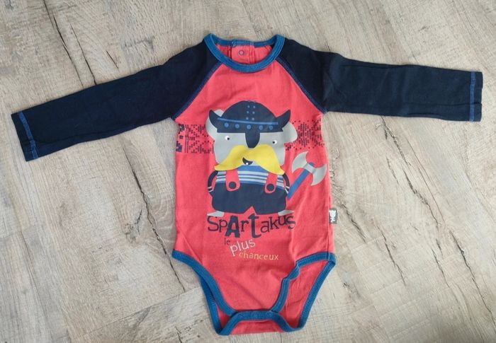 Lot bodies garçon 12 mois - photo numéro 6