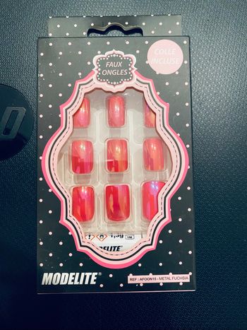 Faux ongles neuf