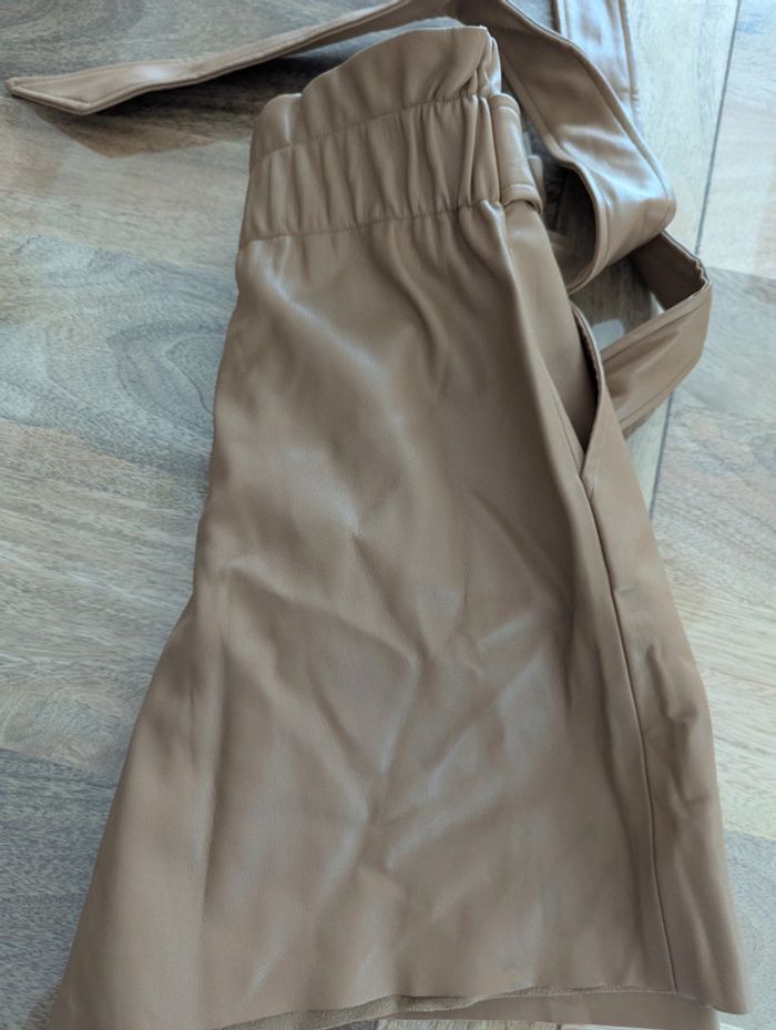 Short simili cuir Zara - photo numéro 3
