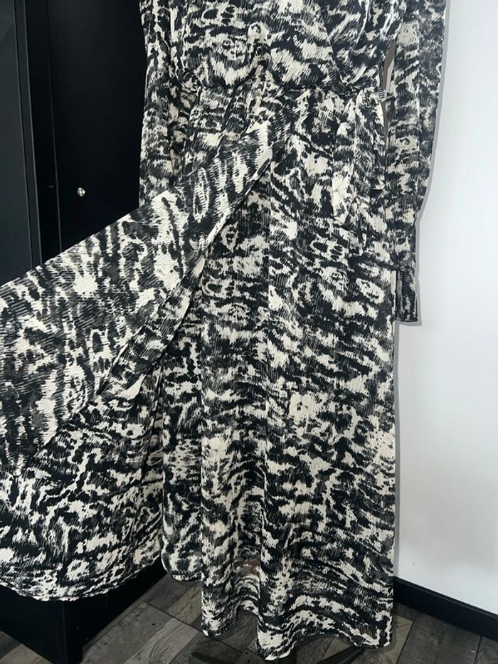 Magnifique robe avec épaulette - photo numéro 3