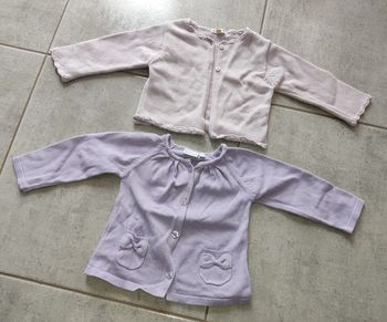 Lot de 2 gilets 12 mois