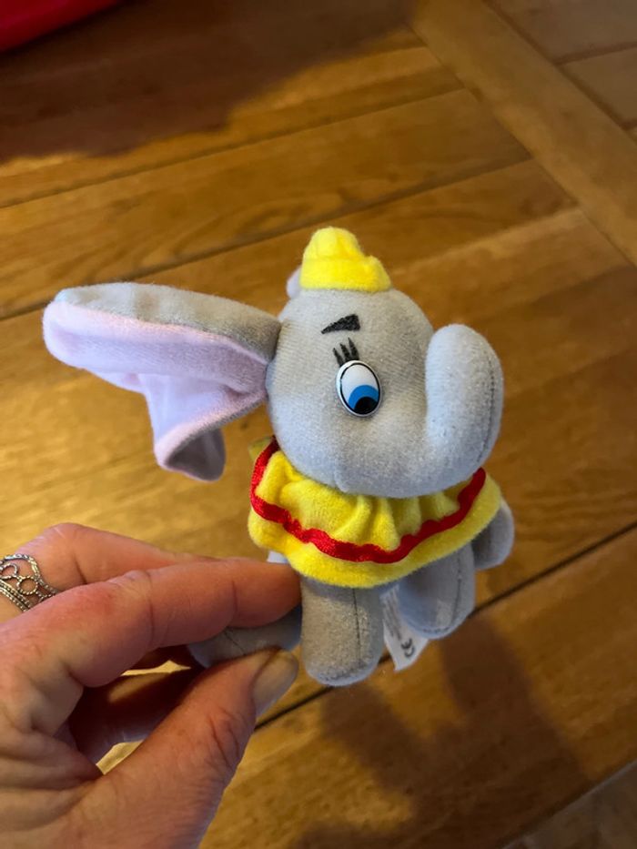 Petite peluche symbole disney nestlé - photo numéro 2