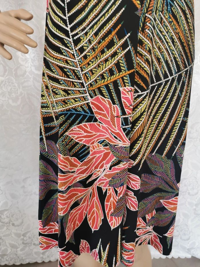 Robe. Noire-rose. Taille 44 - photo numéro 4