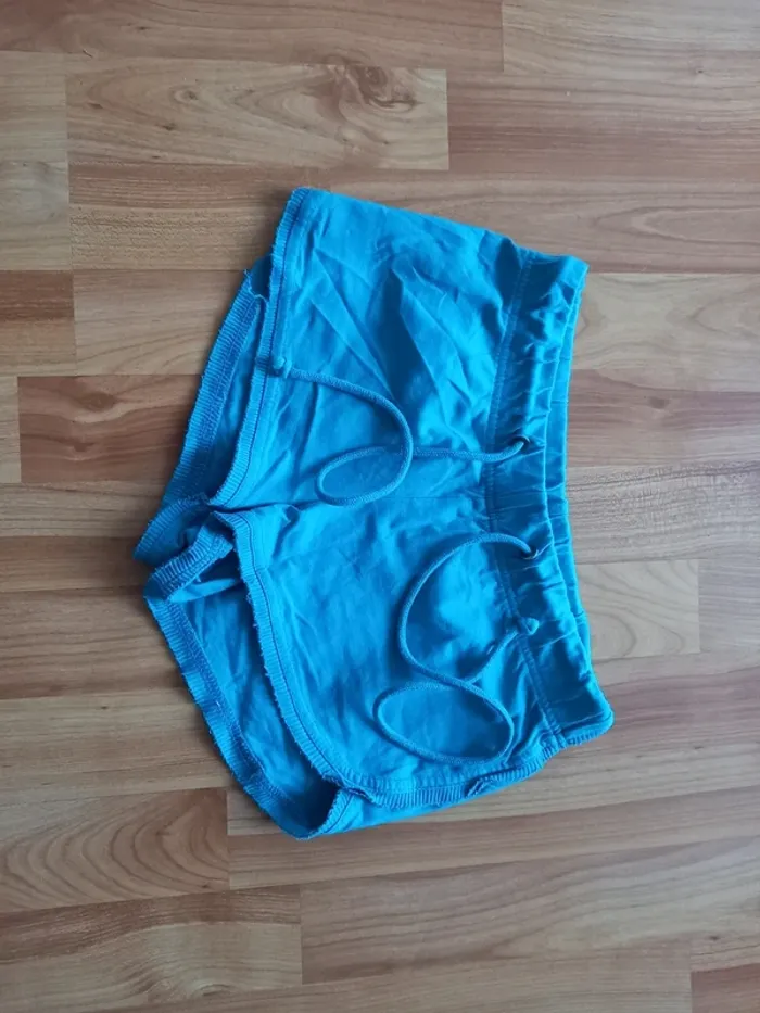 Mini short bleu - photo numéro 4