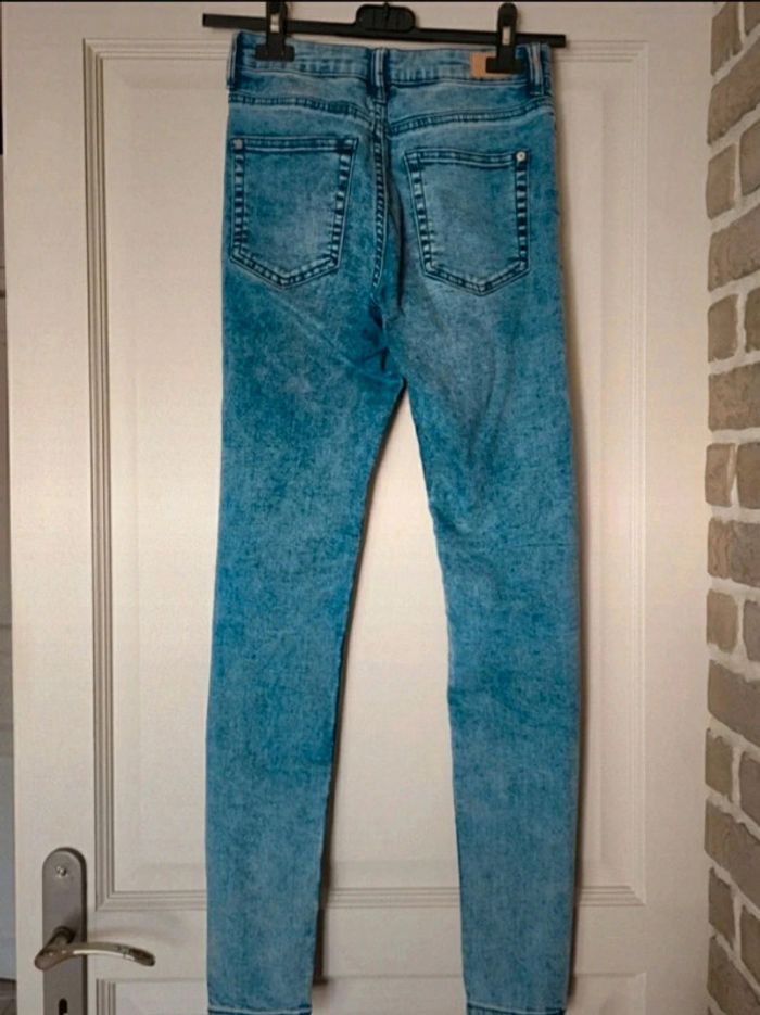 Jean skinny bleu effet neige Bershka XS 34 - photo numéro 5