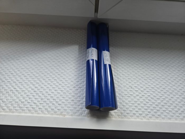 Vinyle adhesif permanent bleu foncé pour machine de découpe (2 x 1m )