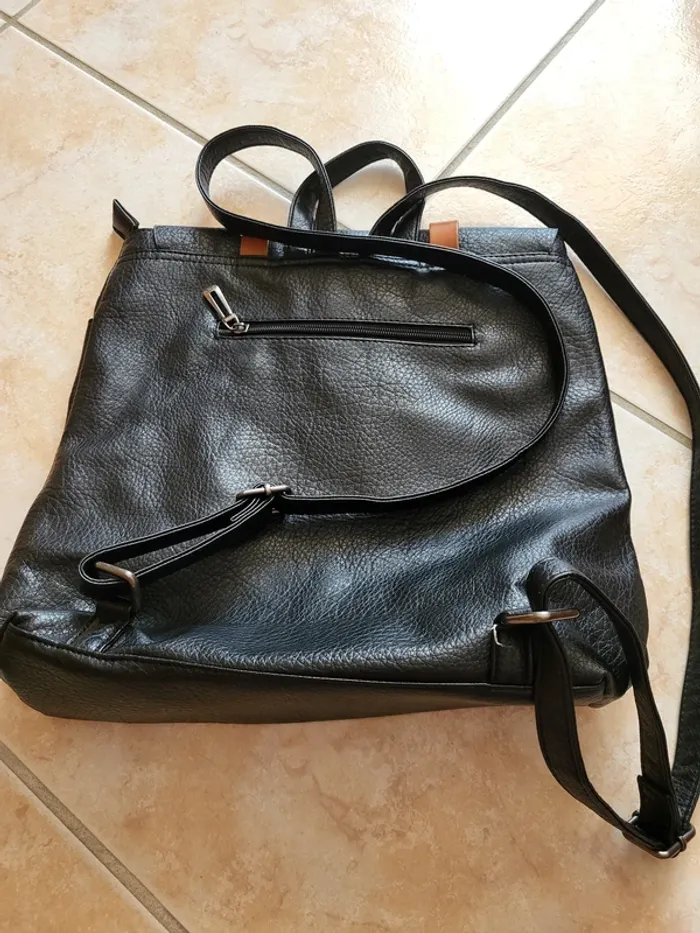 Sac à dos noir - photo numéro 4