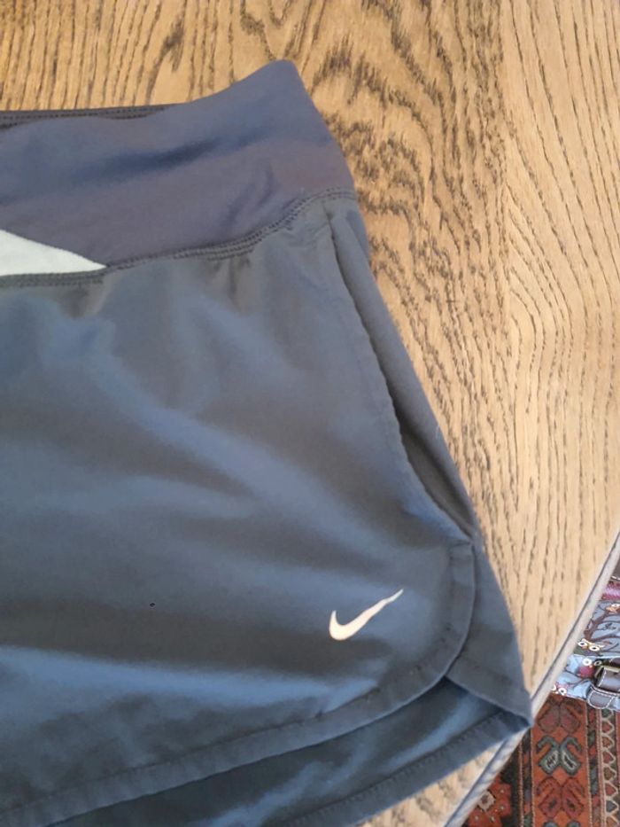 Short sport femme Nike Running taille L noir/gris - photo numéro 3