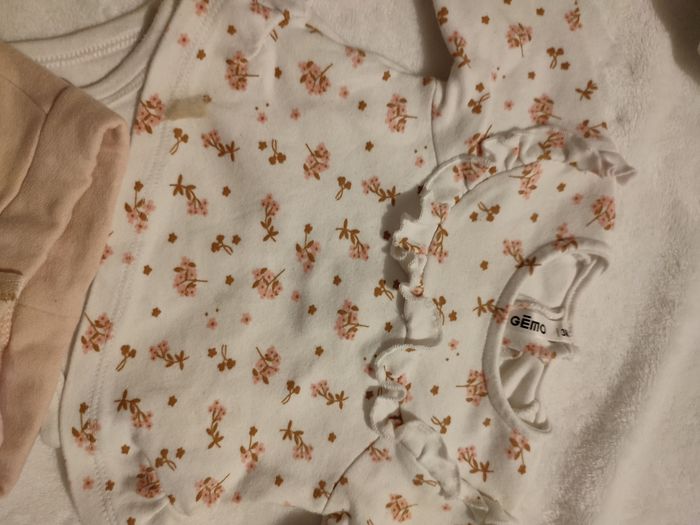 Ensemble bébé 3 mois - photo numéro 2