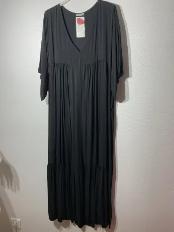 Robe longue femme taille unique (44-50)- new collection - neuve avec étiquette