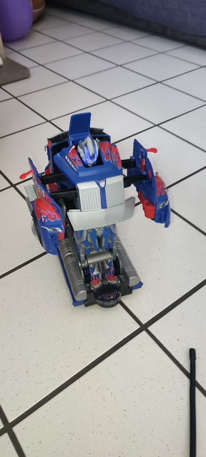 Transformers telecommandé - photo numéro 2