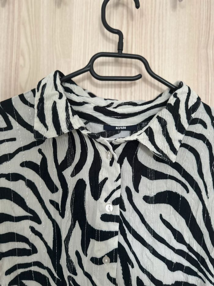 Chemise fluide manches longues zébrée noir blanc taille XXL 50/52 Kiabi - photo numéro 2