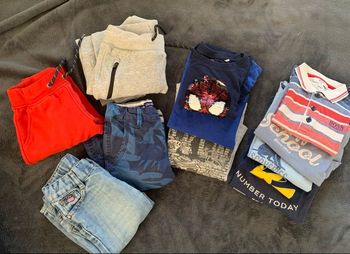 Lot de 12 vêtements garçon 5 ans 