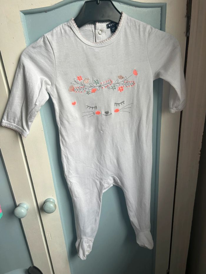 🐱 Pyjama fin Kiabi – Blanc – Motif tête de chat – 12 mois 🐾