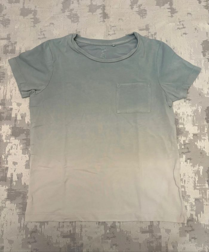 Tee-shirt enfant manches courtes 7-8 ans – Name It | Très bon état 👕✨