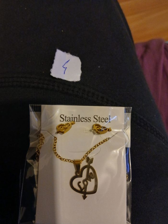 Collier avec boucles d oreille neuf coeur love 4