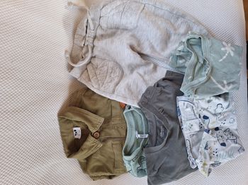 Lot assortiment vêtements garçon 18 Mois (marques connues) 6 pîèces