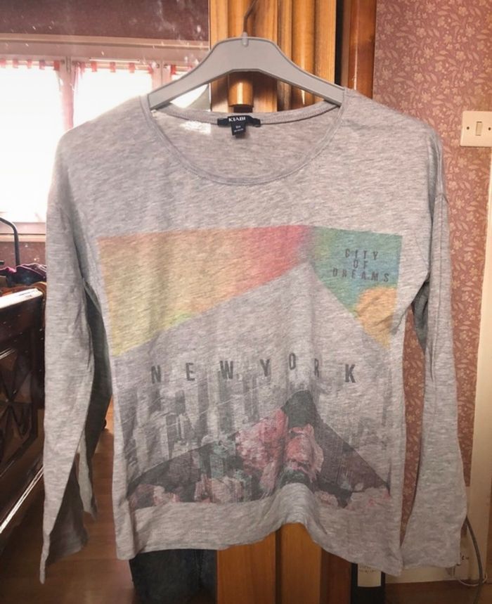 Tee shirt à manches longues gris à motifs, taille 10 ans, marque Kiabi.