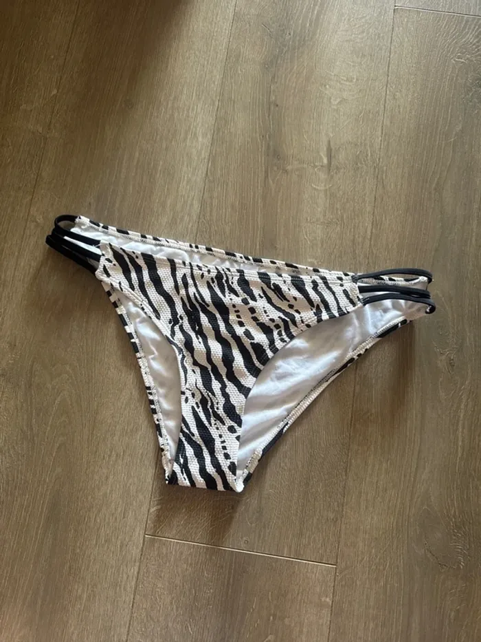Bas de maillot Primark, taille 42 - photo numéro 2