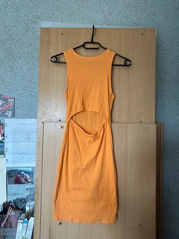 Robe orange d’été
